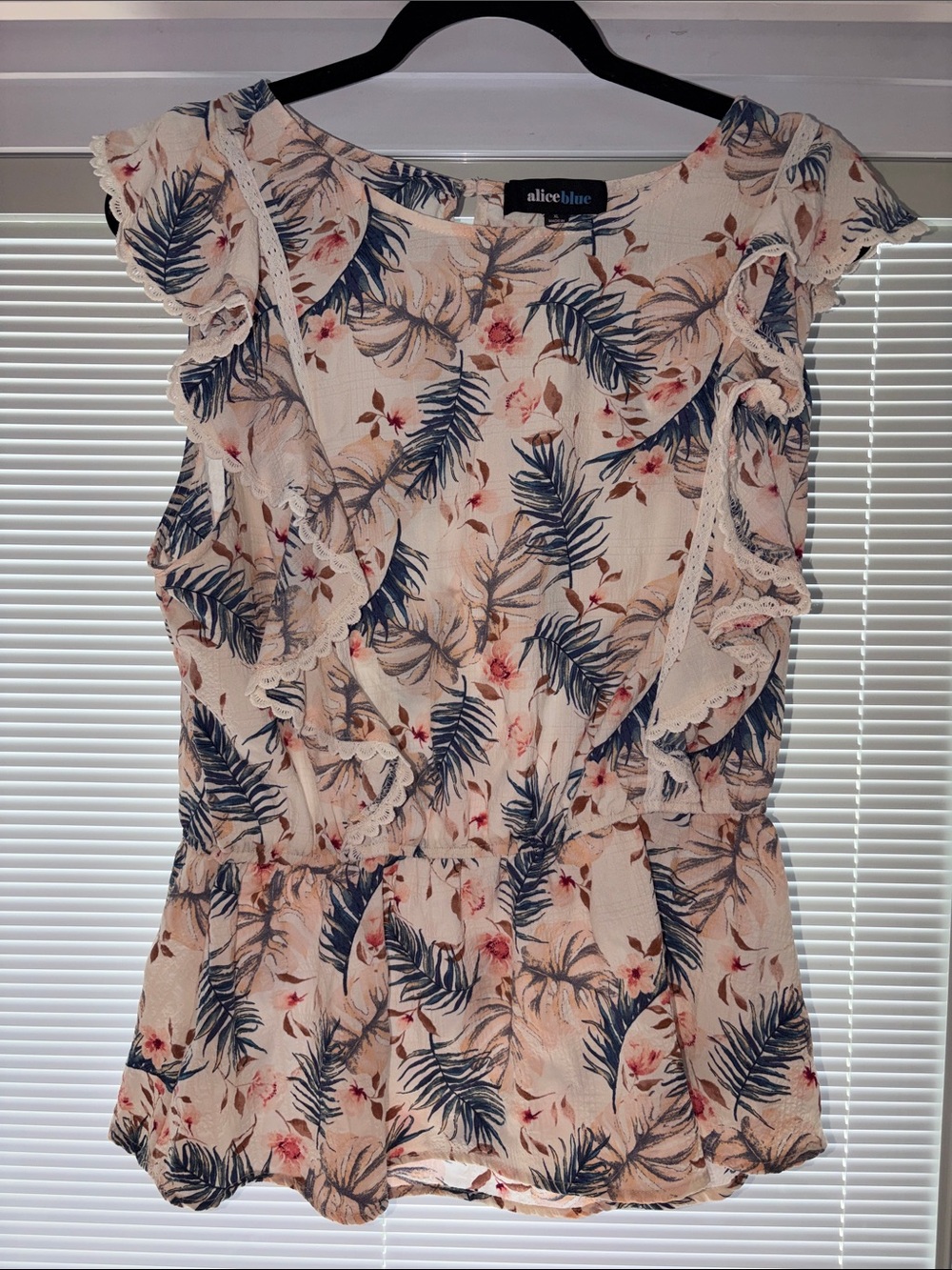 Alice Blue Pink and Blue Floral Top Size XL